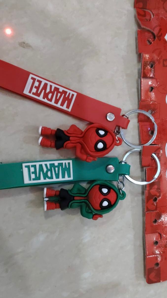 SPIDER MAN KEY RINGS(RED&GREEN)